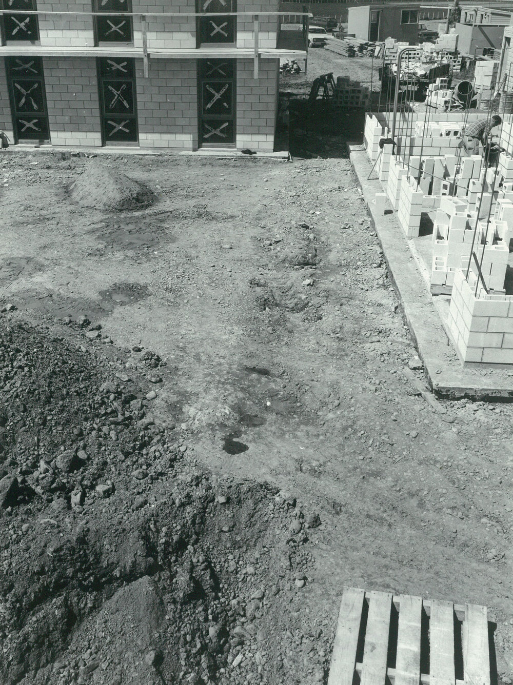 Kairanga Court. Construction, November 1976