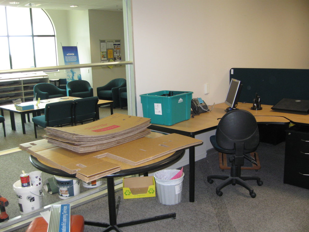 Library, Auckland campus. Library Extension, temporary wall, January 2009