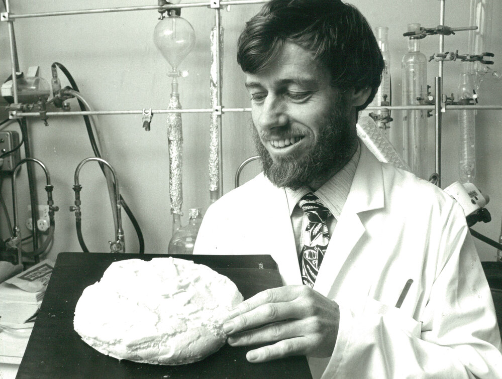 John Ayers with pavlova, 1980