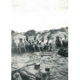 Student picnic at Himatangi beach, 1947
