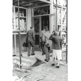 Palmerston North University College. Students arriving, circa March 1960