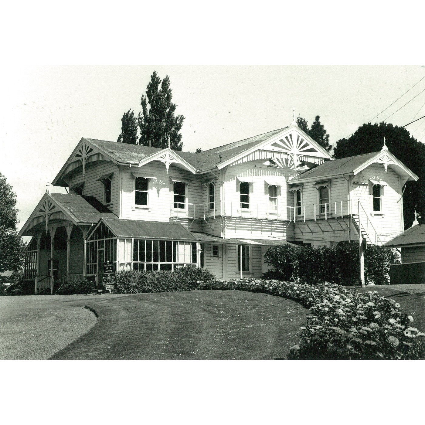 Caccia Birch House