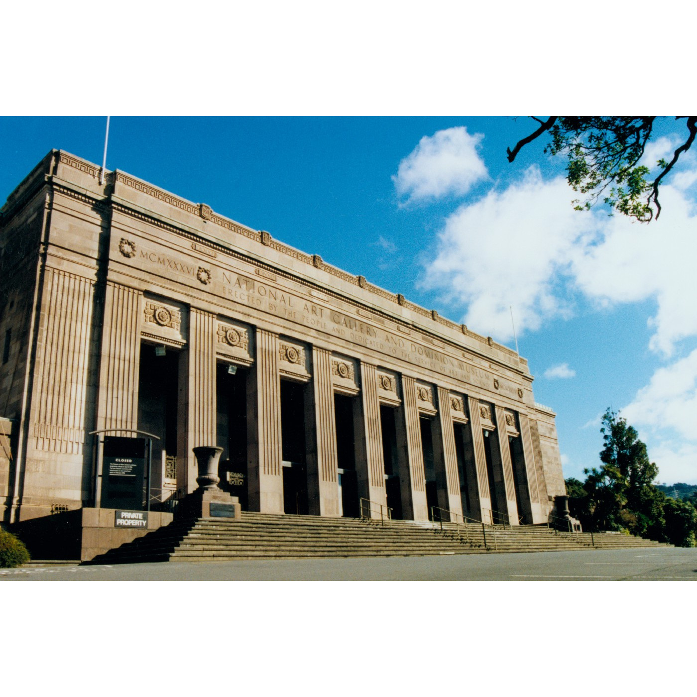 Museum Building / Tokomaru