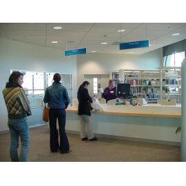 Library, Auckland campus. Lending desk, 2003