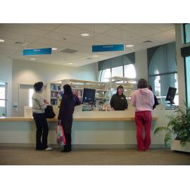 Library, Auckland campus. Lending desk, 2003