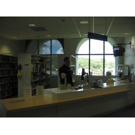 Library, Auckland campus. Lending desk, 2007